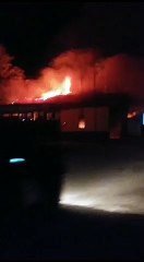 Pobladores le prenden en fuego a la posta policial de Limón, Colón, en protesta por captura de Erasmo Ávila