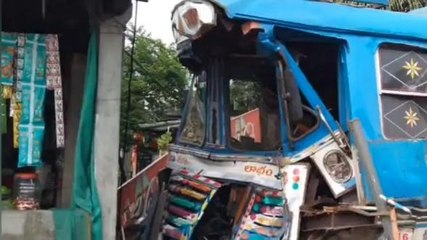 ఏలూరు జిల్లా: ట్యాంకర్ లారీ బీభత్సం
