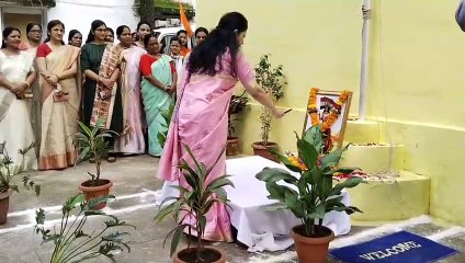 कलेक्टर ने किया ध्वजारोहण, परेड में सीआरपीएफ 48वीं बटालियन प्रथम