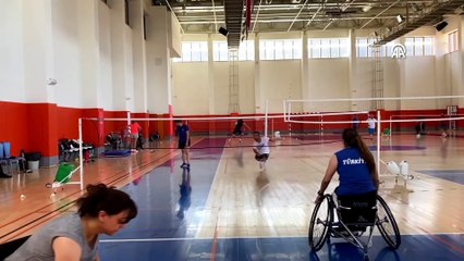 Tải video: AKSARAY - Paralimpik badmintoncu milli takımın başarısı için çalışıyor