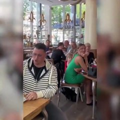 Opera sanatçısından restoranda sürpriz performans! Önce irkildiler sonra hayranlıkla dinlediler