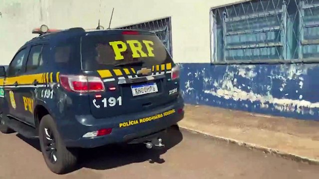 Três homens são detidos pela PRF com eletrônicos, perfumes e anabolizantes