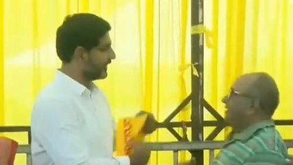 గుంటూరు జిల్లా: వైసీపీకి భారీ షాక్... లోకేష్ సమక్షంలో టీడీపీలో చేరిక