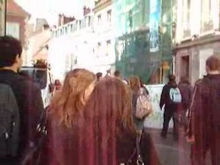 manif dans la rue avec les lycées  jean perrin et pissaro