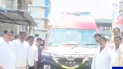కామారెడ్డి: నూతన అంబులెన్స్‌లను ప్రారంభించిన పోచారం