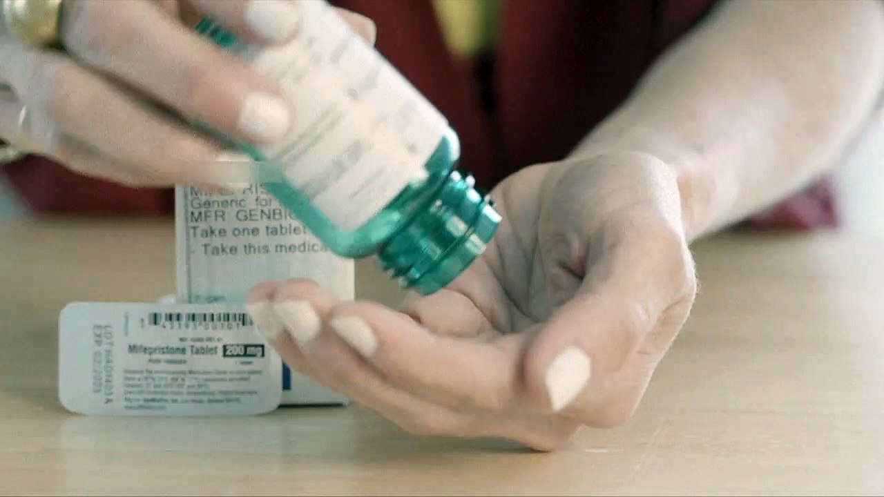 Corte dos EUA impõe limites ao uso de pílula abortiva