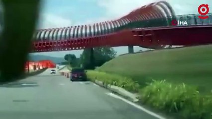 Malezya’da özel jet otoyola düştü: 10 kişi yaşamını yitirdi