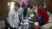 जिला कलक्टर ने इंदिरा गांधी स्मार्ट फोन वितरण शिविर का निरीक्षण किया, लाभार्थियों से बातचीत कर व्यवस्थाओं  का लिया फीडबैक