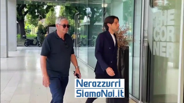 Minieri (ag. Fabbian) e Angelozzi (ds Frosinone) arrivano nella sede dell'Inter