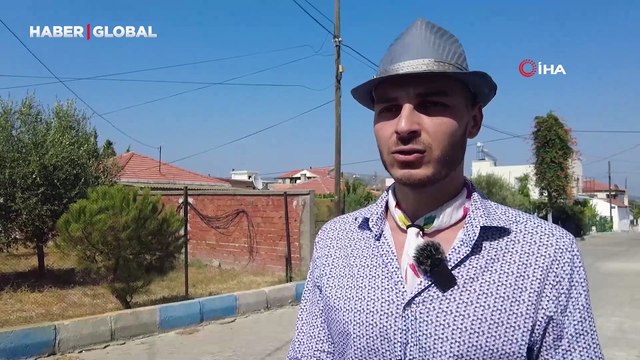 Yanma ve batma şikayetleri arttı: İzmir Foça'da denizanası istilası!