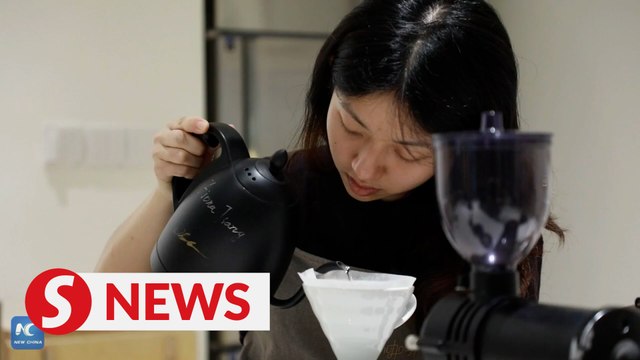 Visually impaired coffee barista brews dream in Guangzhou