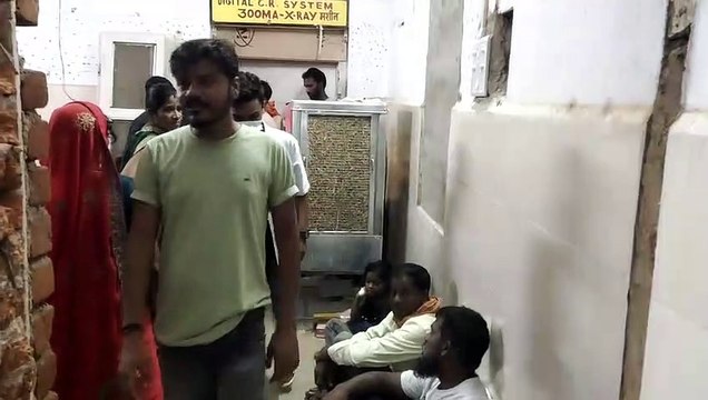 video story- 10 दिन चलने के बाद जवाब दे गई नई 500 एमए की एक्सरे मशीन, पुराने मशीन से फिर जांच शुरू