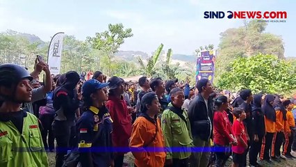 Pegiat Alam Kibarkan Bendera Merah Putih Raksasa di Mulut Gua Sigugula, Ini Pesannya