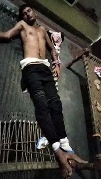 बलात्कार के आरोपी कांस्टेबल को लोगों ने पकडकऱ पीटा, पुलिस के सुपुर्द किया, फिर भी फरार