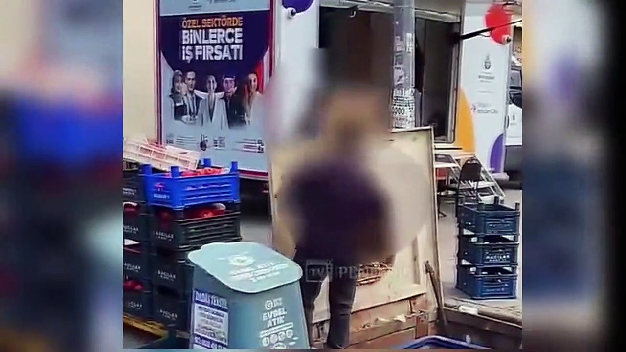 Pendik'te bir zincir markette kasalar dolusu domates çöpe atıldı