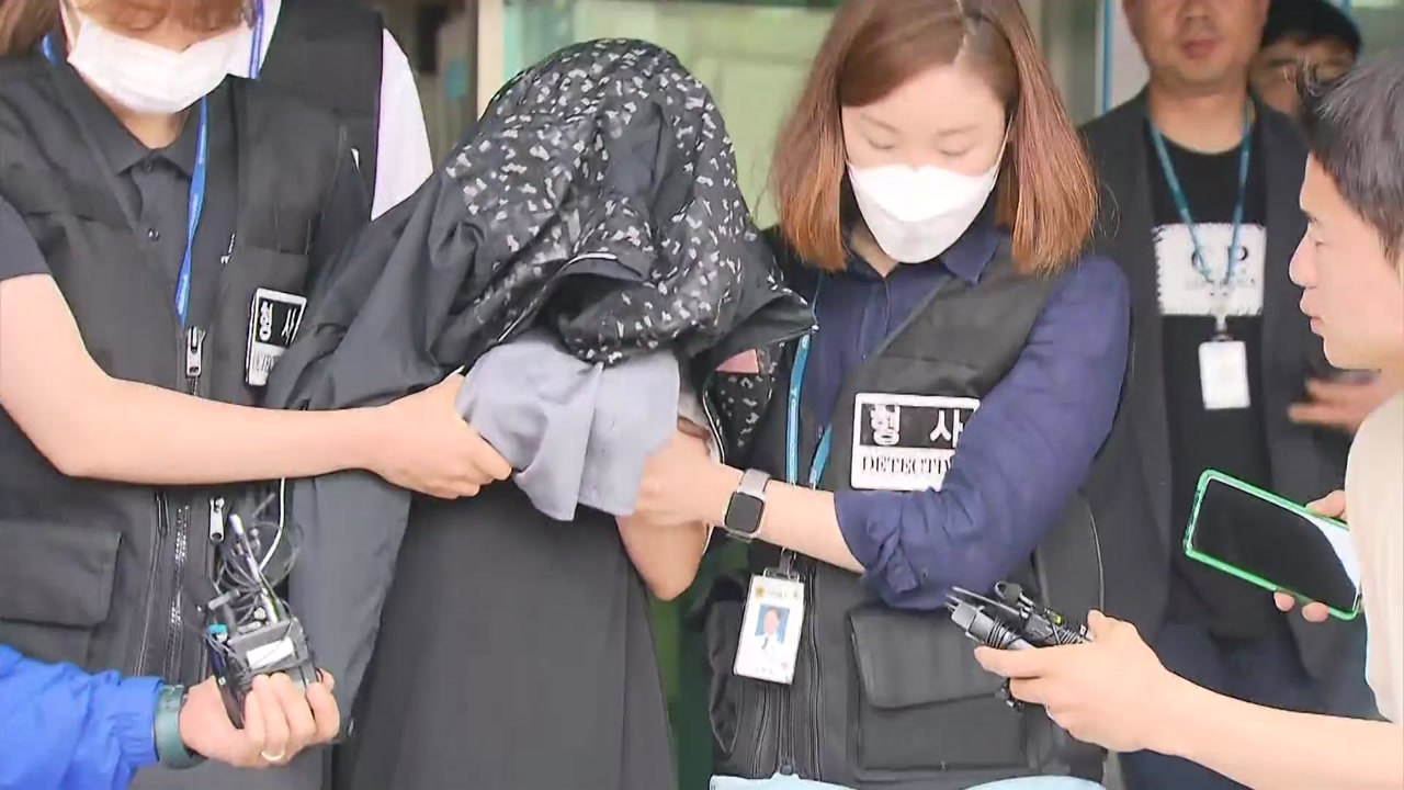 '냉장고 영아시신' 첫 재판...친모 측 "살인 아닌 영아살해 적용해야" / YTN