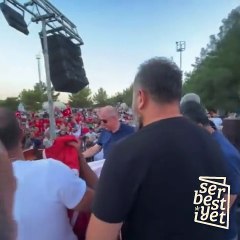 Zafer Partililer vatandaşın parmağından kan alıp bayrak yaptı, son kanı Özdağ sürdü