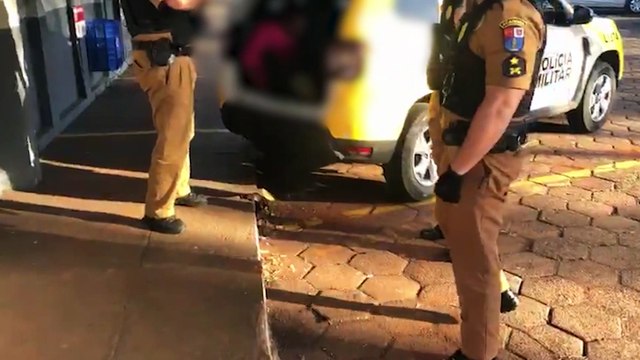 Homem é preso por quebrar janela de veículo no Centro