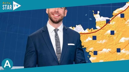 Ange Noiret athlétique  le monsieur météo de TF1 fait grimper la température à la plage