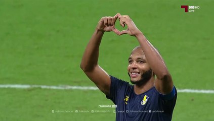 فرحة ابن ياسين براهيمي بهدف والده في مرمى نادي قطر ❤️
