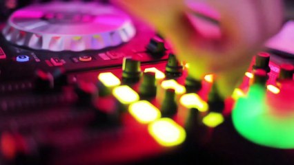 Yum Anoid ft Dann Laner & Moön - Unique And Proud (Official Lyrics Vidéo)