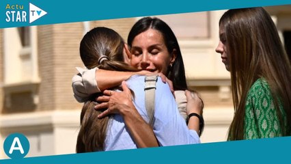 Letizia d'Espagne très émue  rarissime câlin mère fille avec Leonor avant une grande étape pour l'a