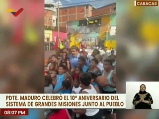 Habitantes de la parroquia La Vega reciben con alegría y emoción al Pdte. Nicolás Maduro