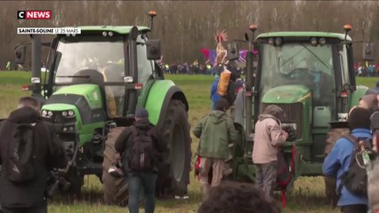 Un convoi de l'eau vers Paris
