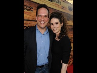Découvrez Dulcy Rogers - La femme de Diedrich Bader est écrivain et artiste-interprète