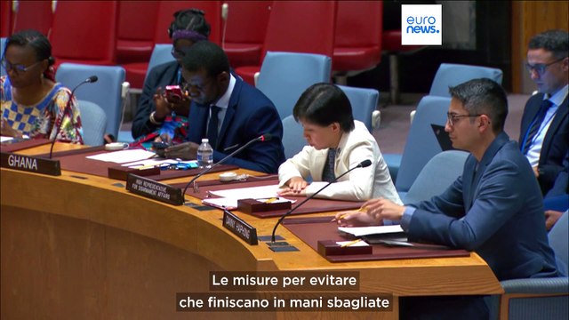 Ucraina, gli USA dicono sì agli F-16, preoccupazione dell'Onu per le bombe a grappolo