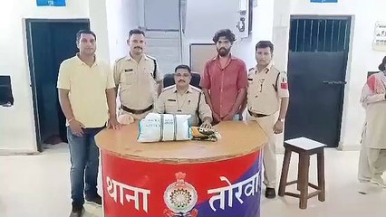 shamashaan ghaat ke paas gaanje ka avaidh kaarobaar, pulis kee dabish