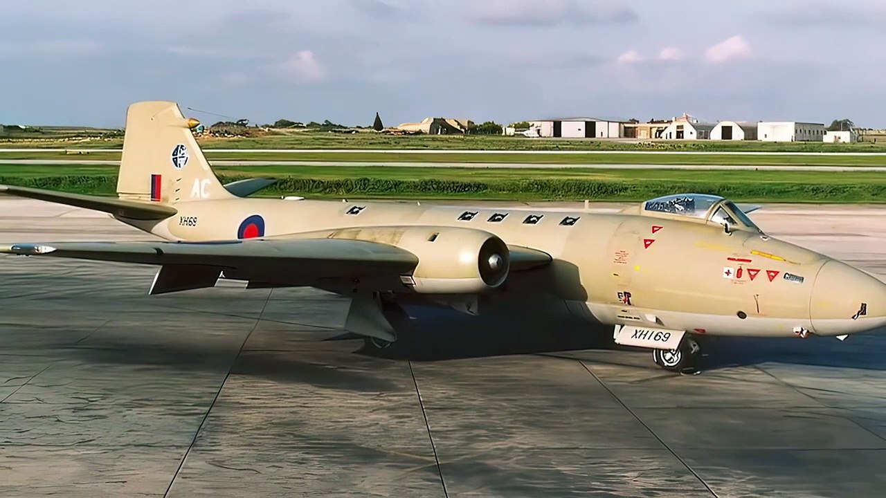 English Electric Canberra PR9 - aircraft - HD
