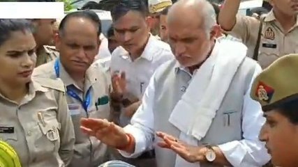 बरेली: ग्रामीणों ने पशुओं को सड़क पर खड़ा कर कैबिनेट मंत्री का रोका रास्ता