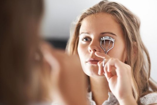 Recourbe-cils : voici comment bien l'utiliser