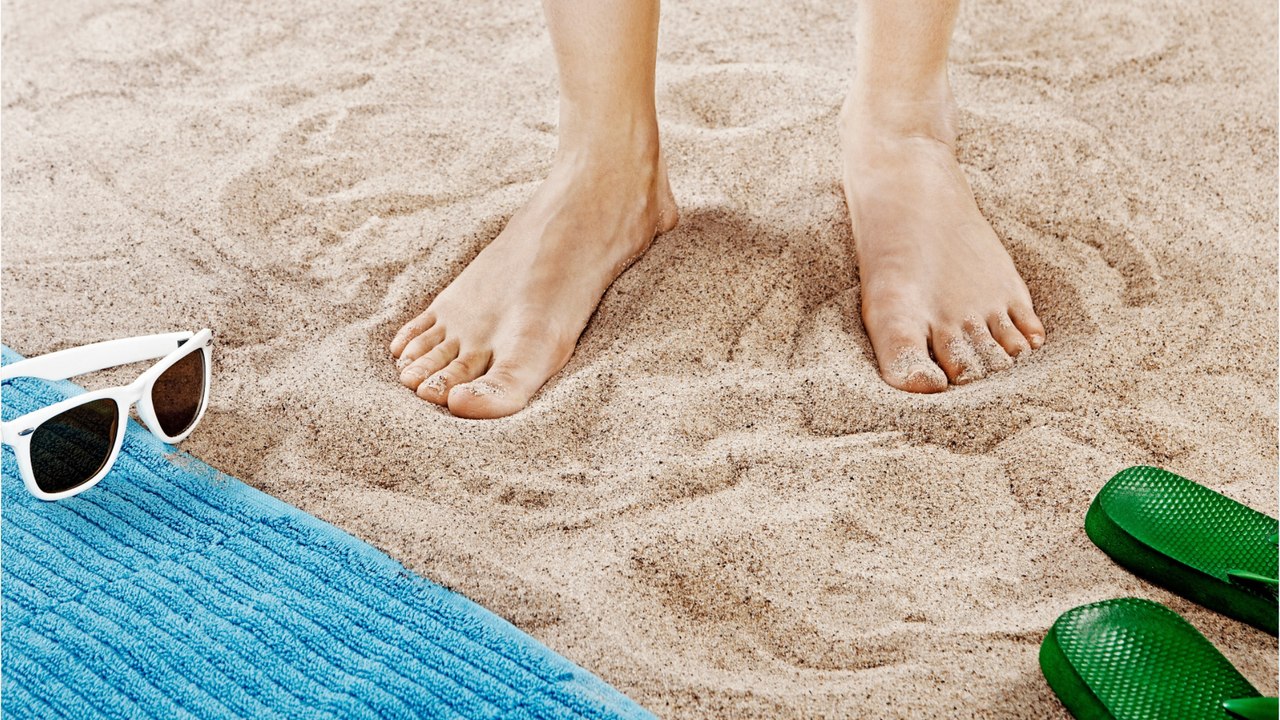 Badelatschen verboten: Italienische Insel verhängt Bußgeld für nackte Füße