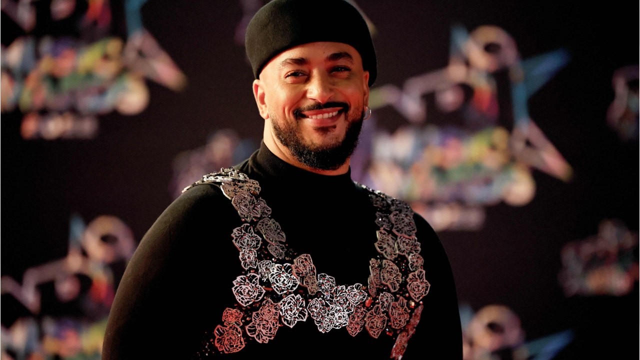 VOICI : Slimane victime d'usurpation d'identité : le chanteur pousse un énorme coup de gueule