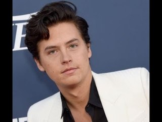 La mère de Cole Sprouse, Melanie Wright, l'aurait poussé à devenir acteur
