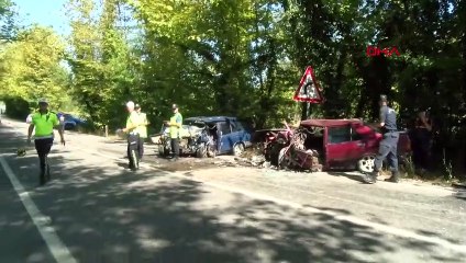 Collision de voiture à Bartın： 3 personnes blessées, 2 grièvement