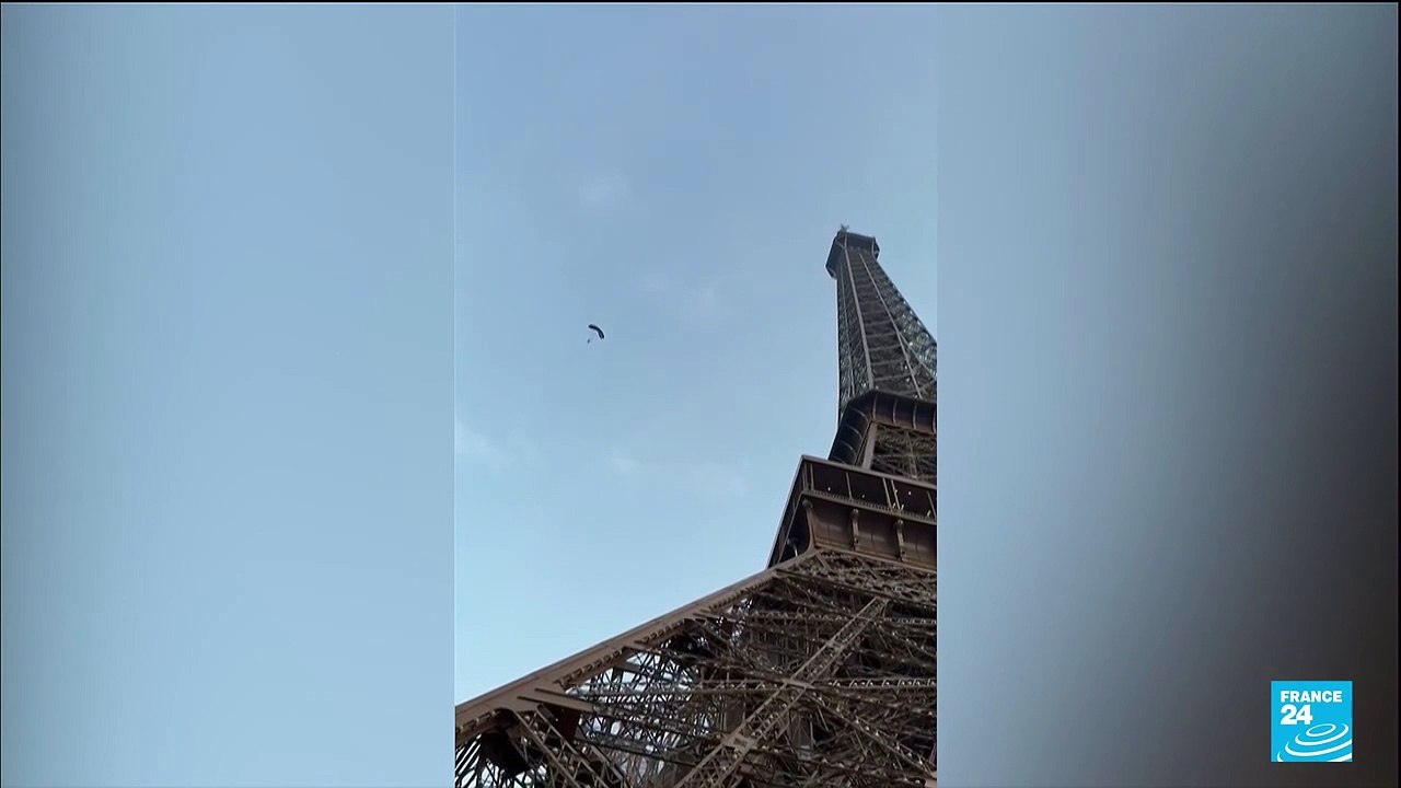 Paris-chute: Man arrested after parachuting fro...