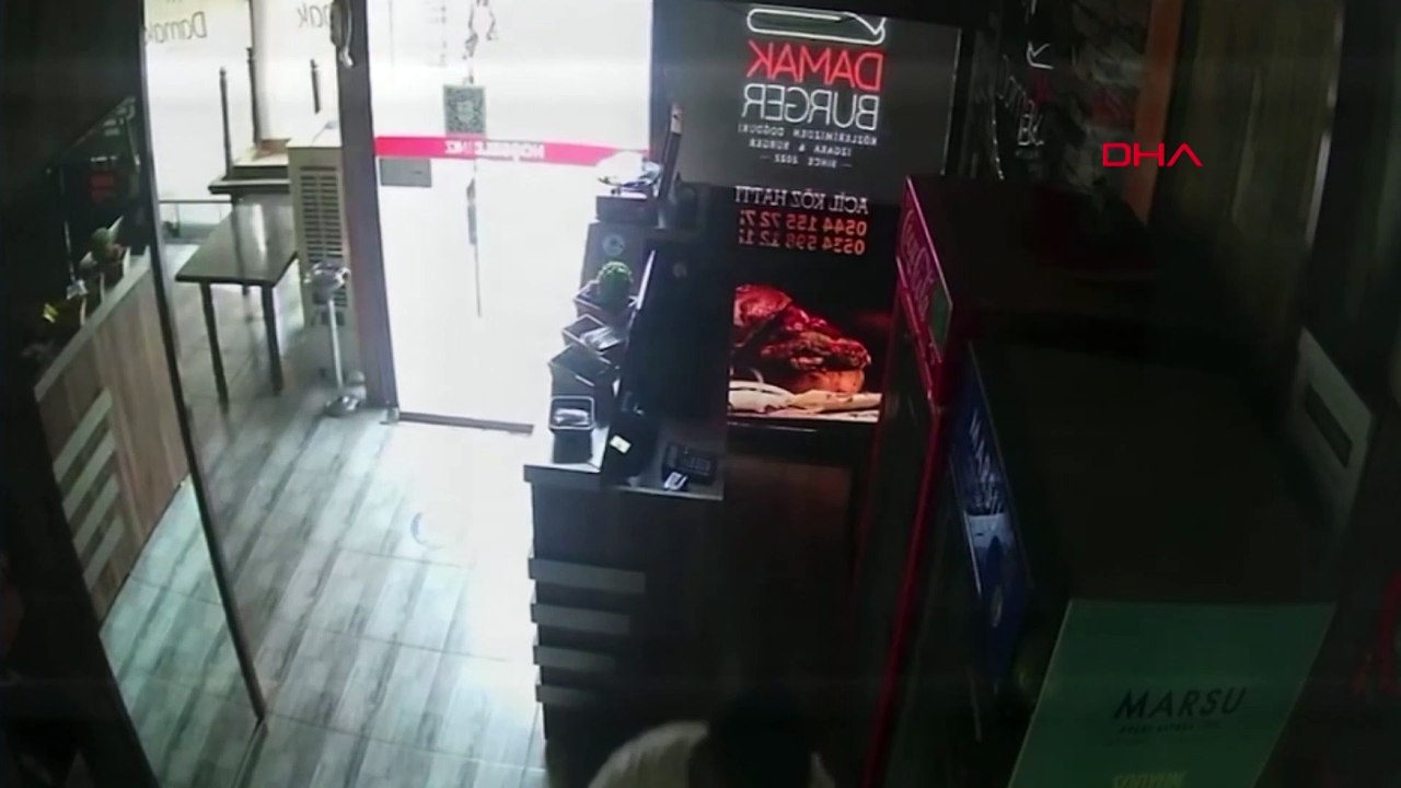 Restorana giren hırsız mutfağa girip bir de yemek yemiş! "Ayranını da eksik etmemiş"