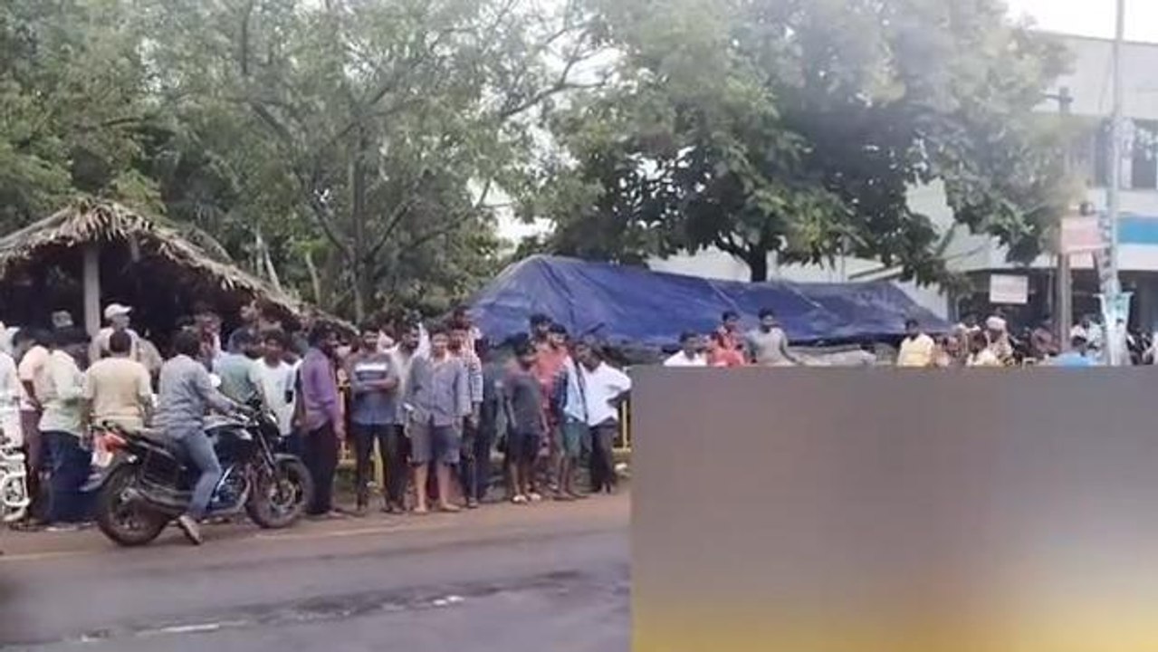 ఏలూరు జిల్లా: తెలంగాణ ఆర్టీసీ బస్సు ఢీ... వ్యక్తి స్పాట్ డెడ్