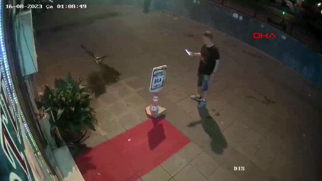 Tunuslu iş adamıyla alacak verecek meselesi yüzünden tartışan Cezayirli kadın otel odasından düşerek hayatını kaybetti