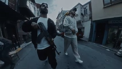 Rapçilere “Kalaşnikoflu klip” gözaltısı