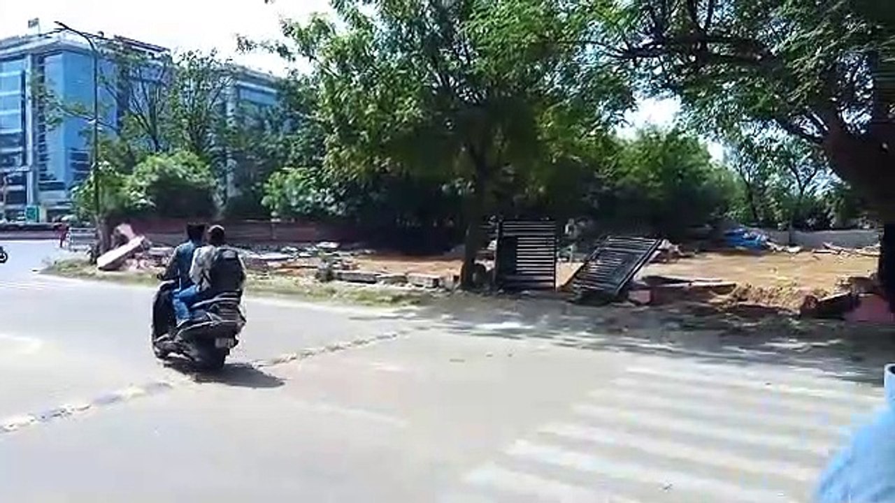 पंचशील कॉलोनी...अवैध निर्माण हटाया, जमीन को कराया अतिक्रमण से मुक्त