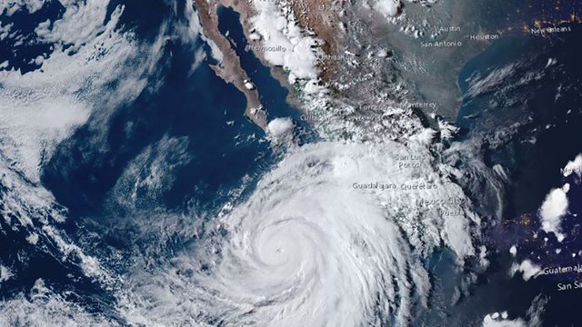 El huracán Hilary sube a categoría 4 y sigue en camino hacia Baja California, en México
