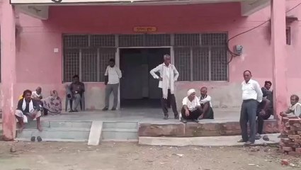 हमीरपुर: सड़क किनारे मिली युवक की लाश,मौत देख परिजनों ने जताई बड़ी आशंका