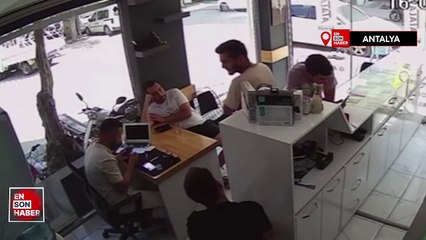 Antalya'da cep telefonu tamir esnasında alev alıp küle döndü