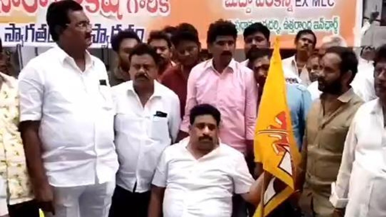 ఎన్టీఆర్ జిల్లా: టీడీపీ ఫ్లెక్సీలు తొలగింపు.. బుద్ధా వెంకన్న ఫైర్