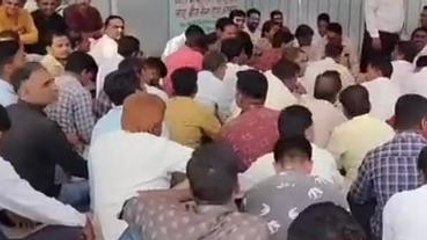 मंदसौर: सहकारिता विभाग के कर्मचारियों की हड़ताल तीसरे दिन भी जारी