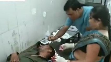 दमोह: तेज रफ्तार ट्रक ने बाइक चालक को मारी टक्कर, खाई में गिरने से युवक घायल